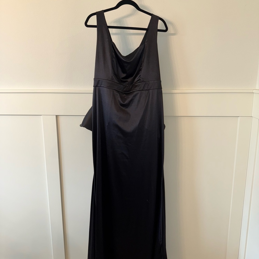 SHEIN Black Sleeveless square Neck Gown with bow back